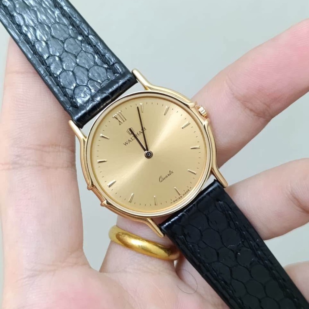 Vintage 1980s Waltham Quartz 42310.26.M10 
30mm Men’s Watch, Gold-Toned